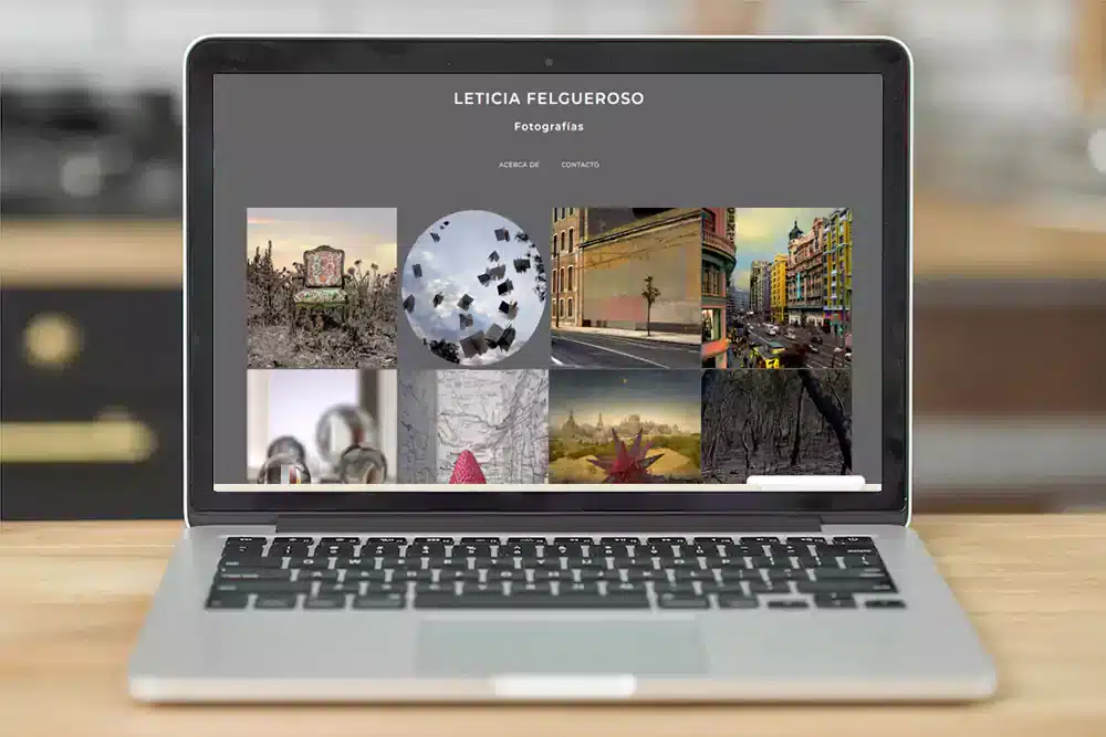 Imagen de un ordenador mostrando la home de la web de Leticia Felgueroso fotografias